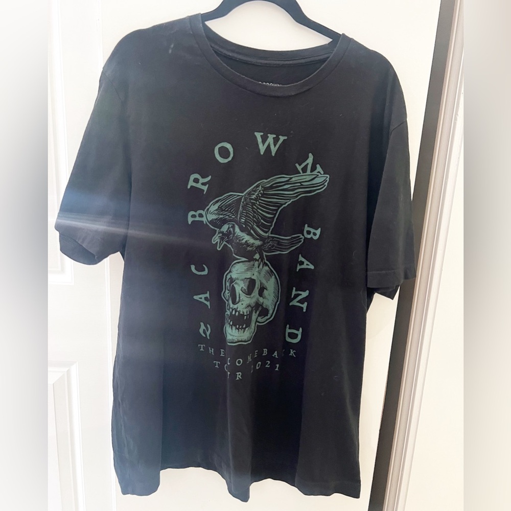 Zac Brown Band - The Comeback Tour 2021 Graphic
T Shirt - Size XXL